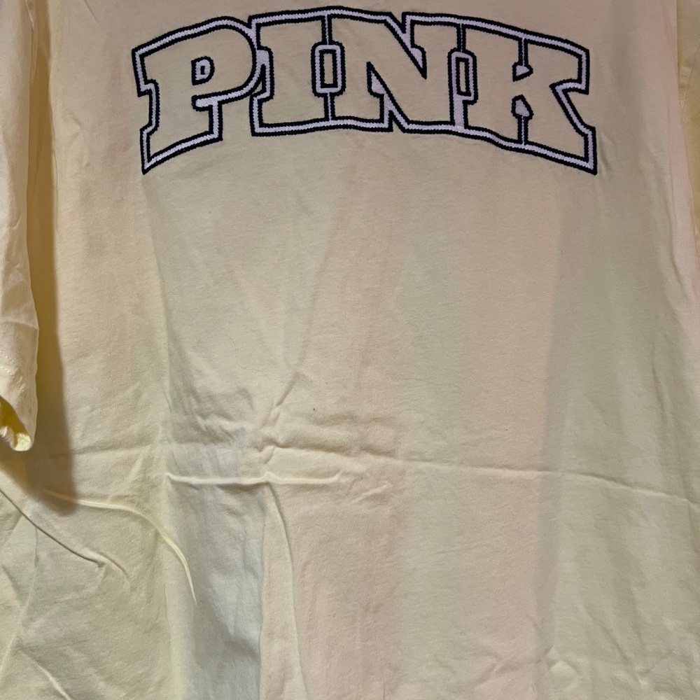 Vs/pink tee shirt - Picture 3 of 4
